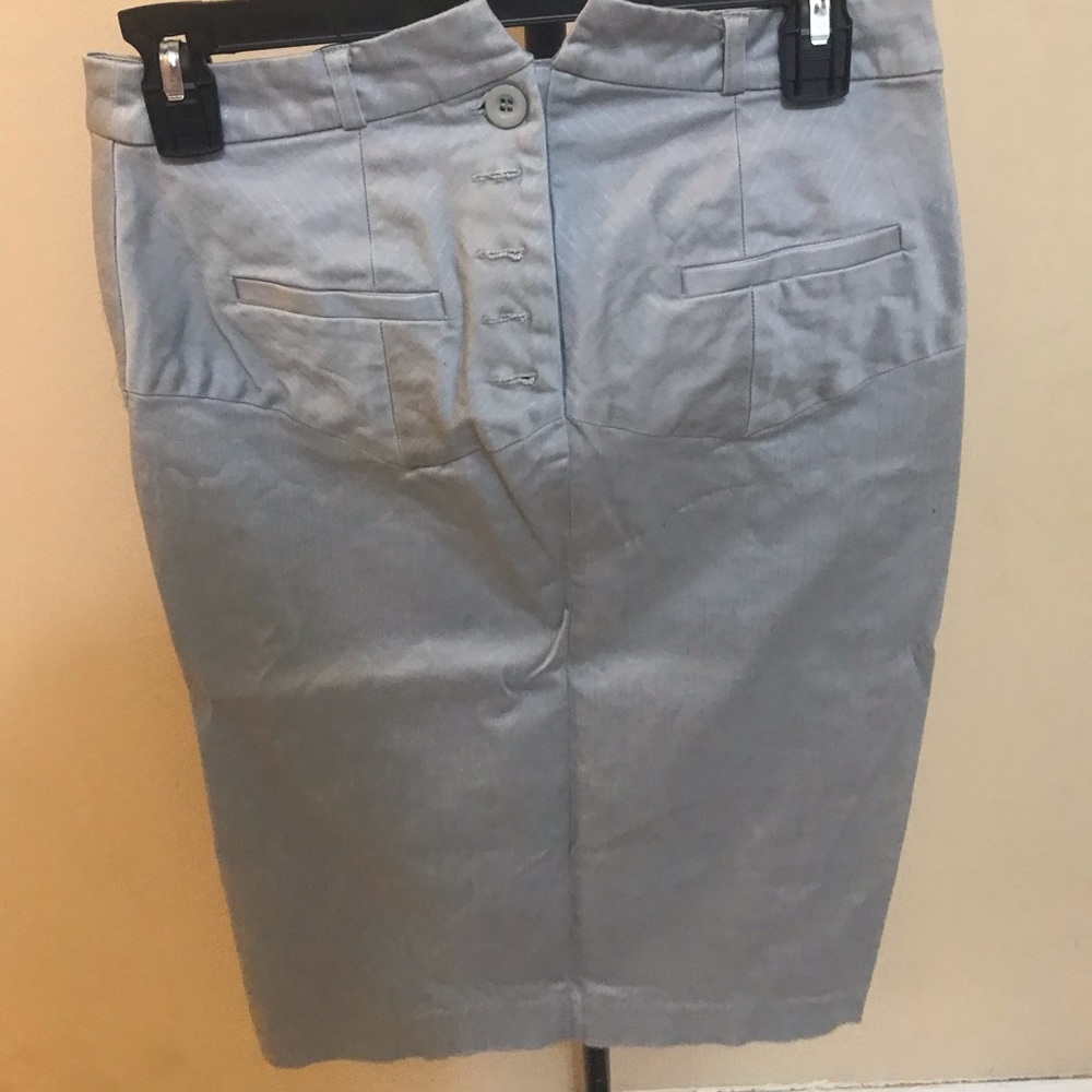 Grey pencil skirt